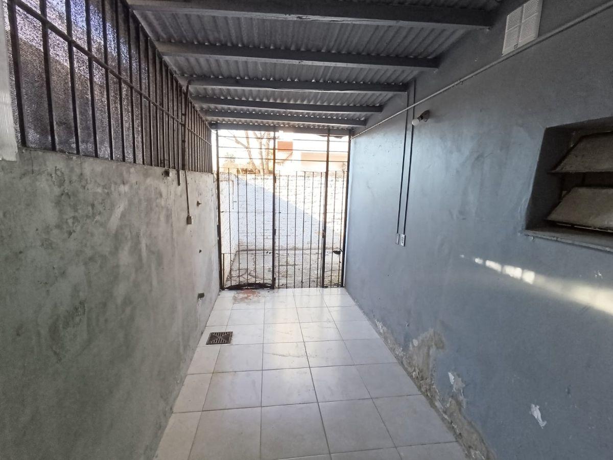 Foto de CASA EN ALQUILER – EXCELENTE UBICACIÓN, PRÓXIMA AL PARQUE DE LOMAS, imagen 3