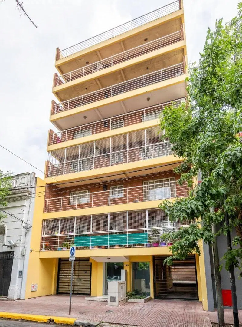Luminoso monoambiente al contrafrente 5