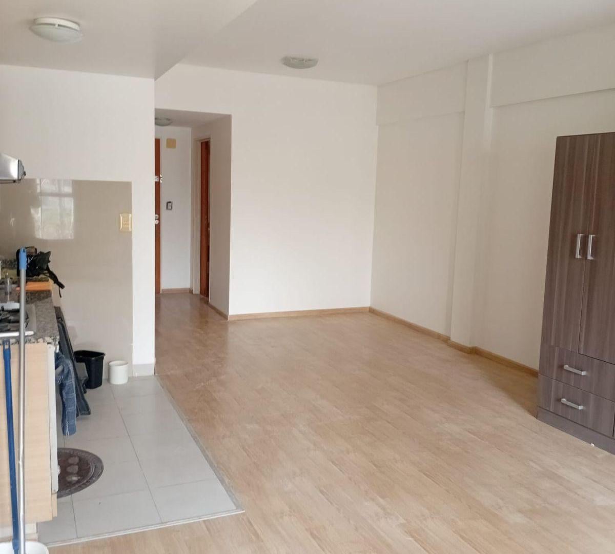 Foto de Amplio y Hermoso Monoambiente con Balcón y Vista Abierta en Palermo, imagen 1