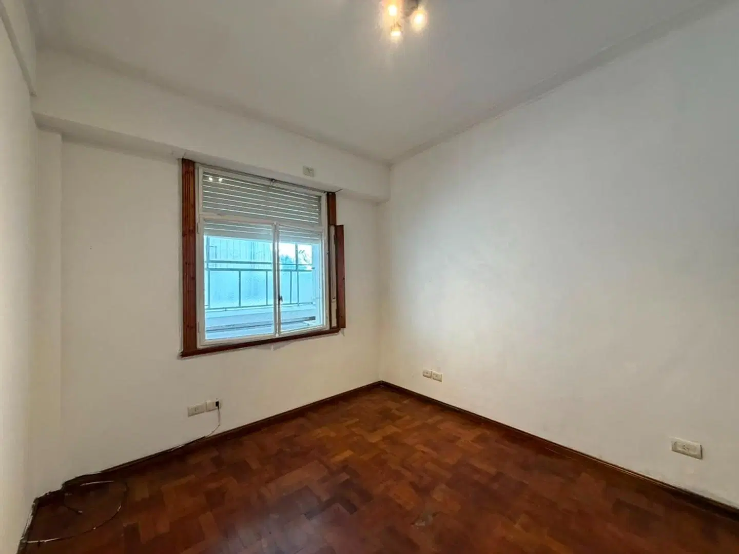 RECIEN PINTADO AV SCALABRINI Y AV CORDOBA CON PATIO 5