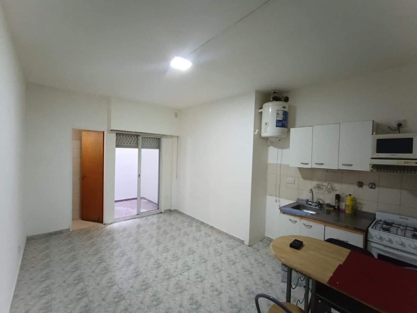 Foto de ESPECTUACULAR MONOAMBIENTE c/ PATIO!!!!!, imagen 1