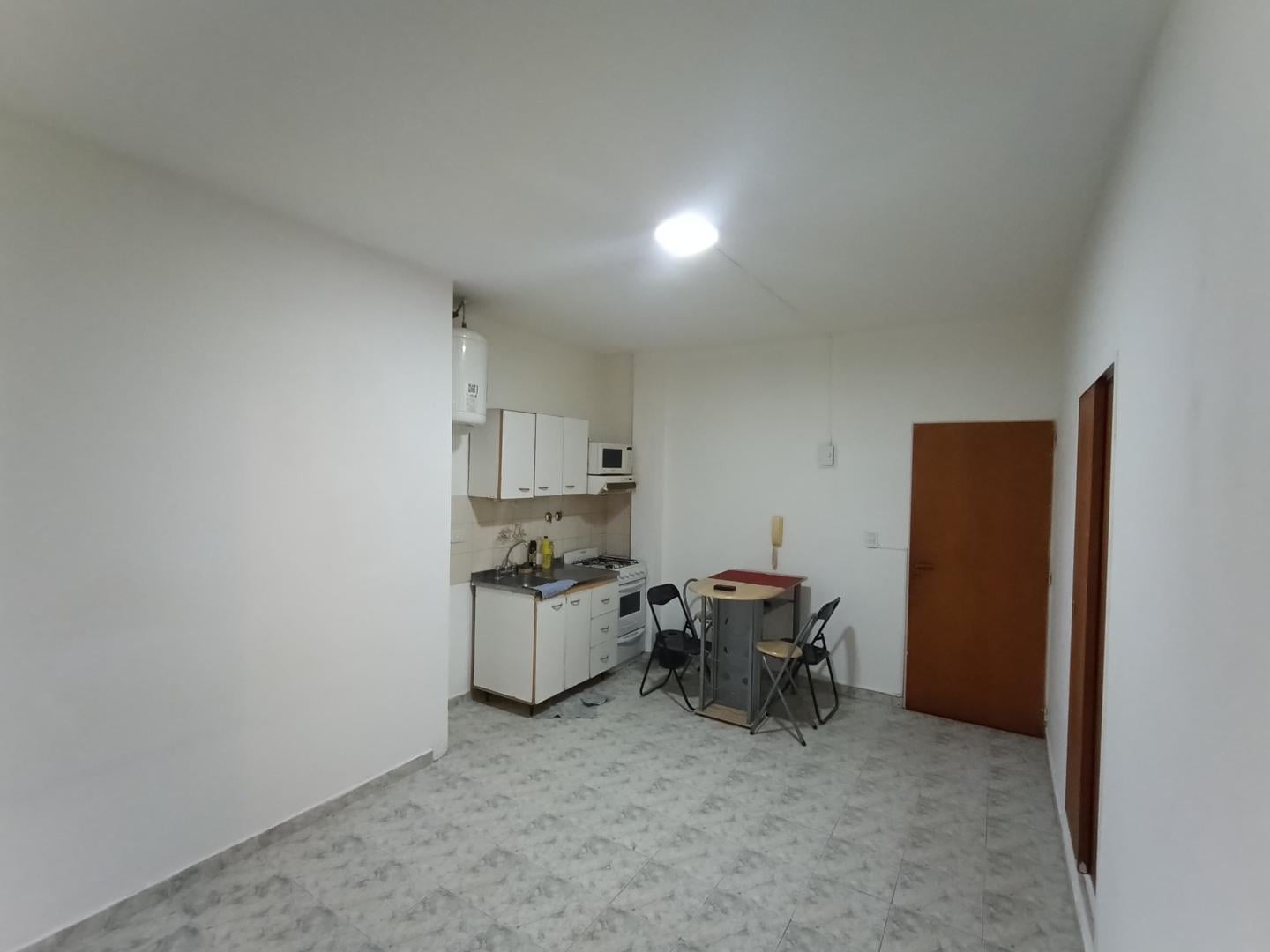 Foto de ESPECTUACULAR MONOAMBIENTE c/ PATIO!!!!!, imagen 5