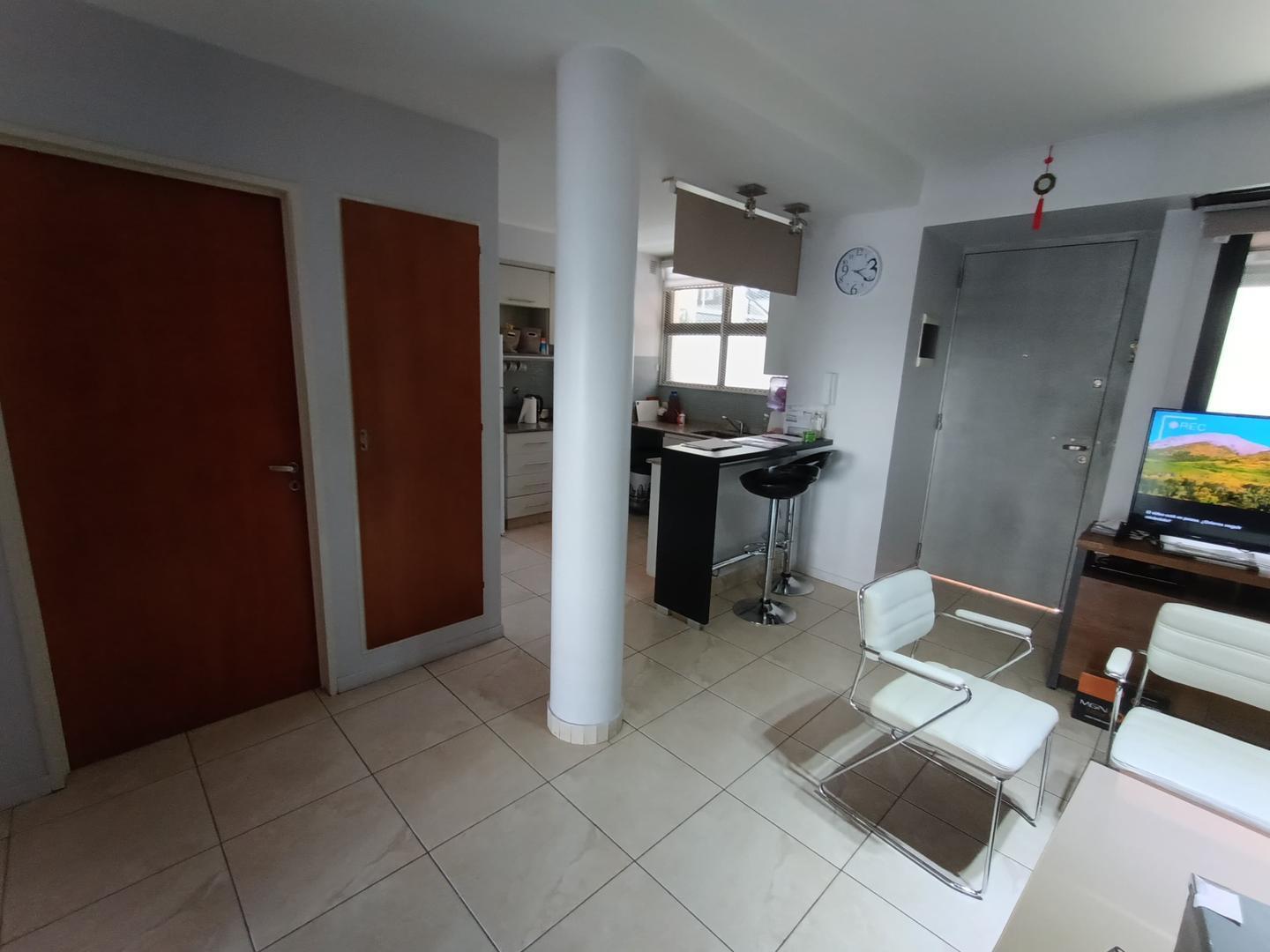 Foto de Excelente oficina 2 ambientes y medio!!, imagen 2