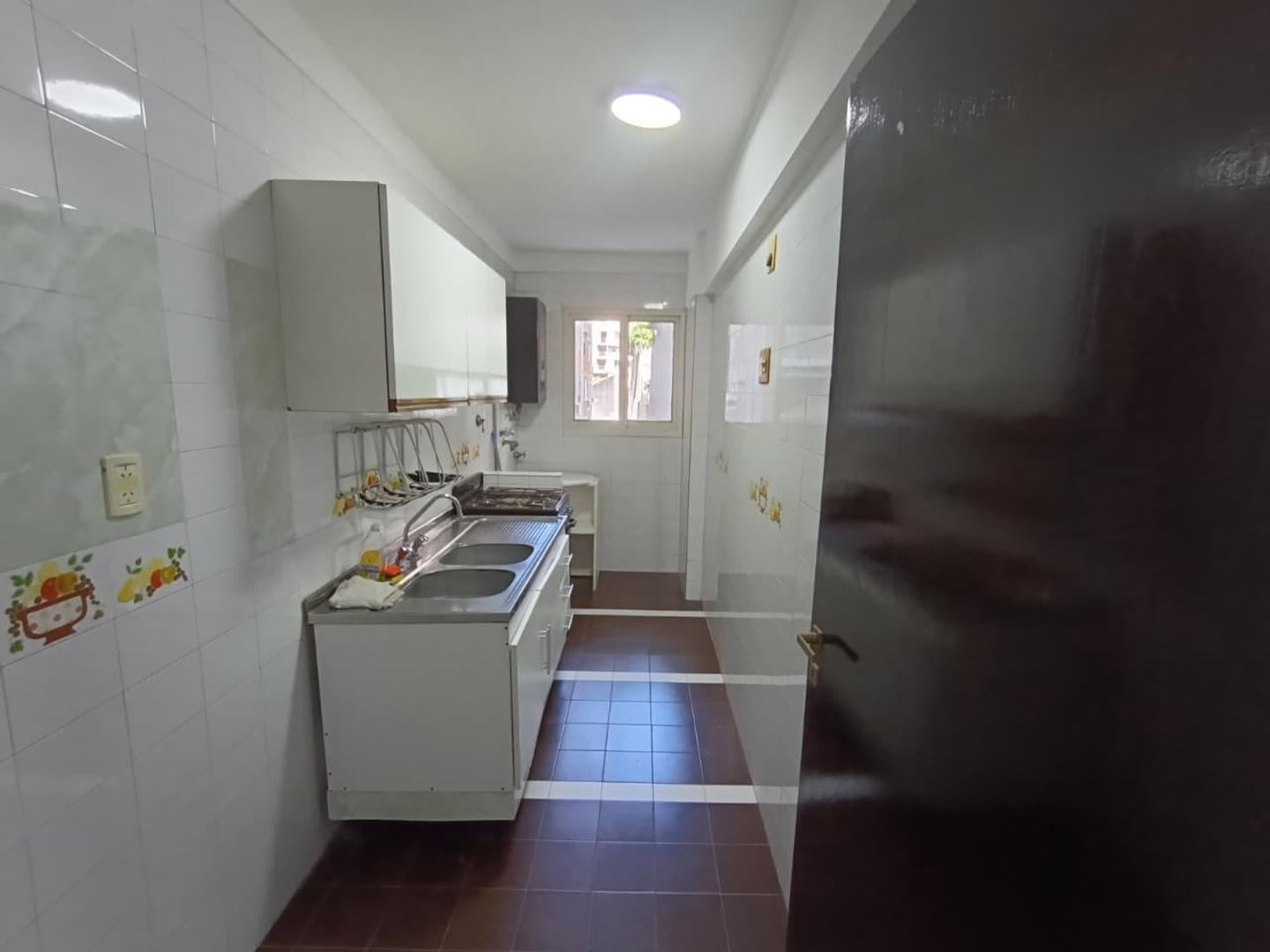 Foto de Excelente 3 ambientes y medio c/ BALCÓN AL FRENTE!!!!, imagen 4
