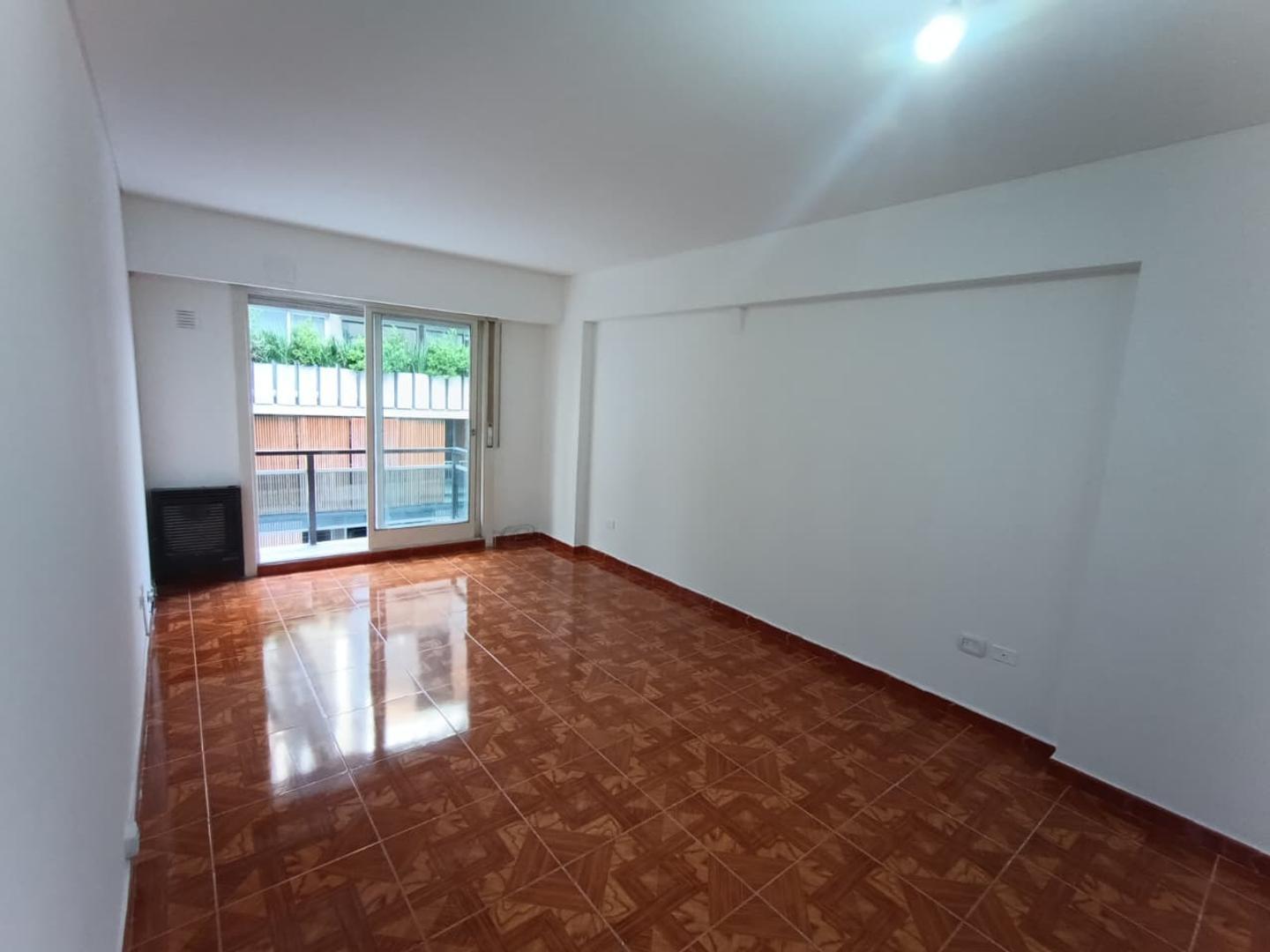 Foto de Excelente 3 ambientes y medio c/ BALCÓN AL FRENTE!!!!, imagen 5
