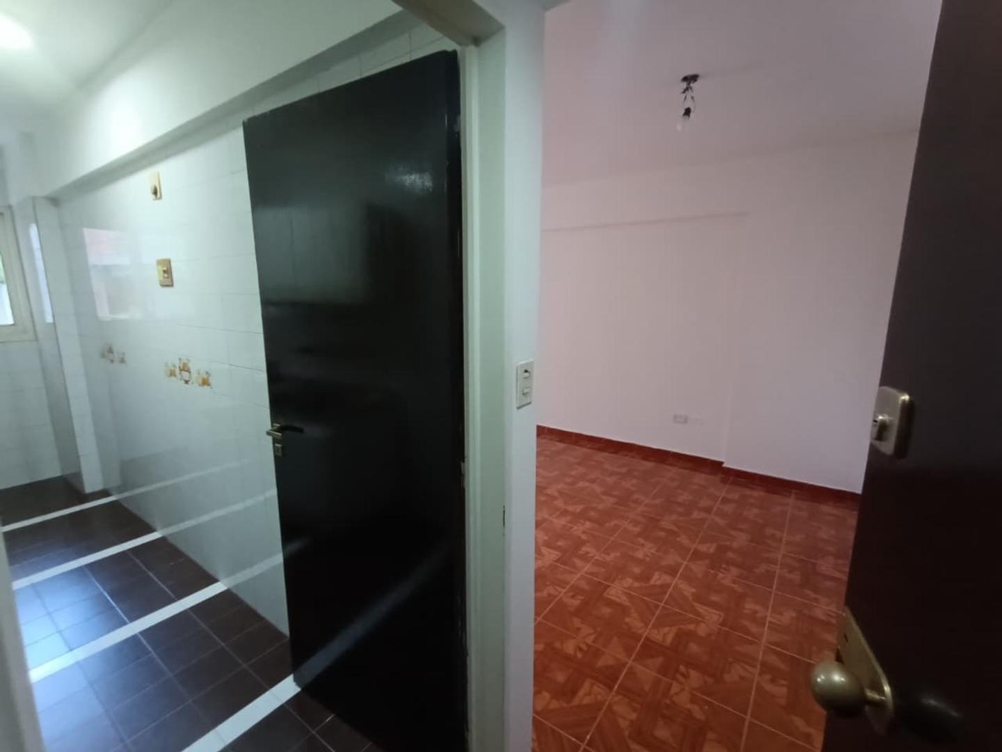 Foto de Excelente 4 ambientes c/ BALCON AL FRENTE!!!!, imagen 2
