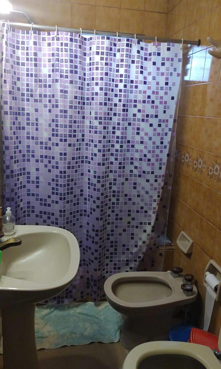 Foto de CASA PARA 2 FAMILIAS con local, imagen 3