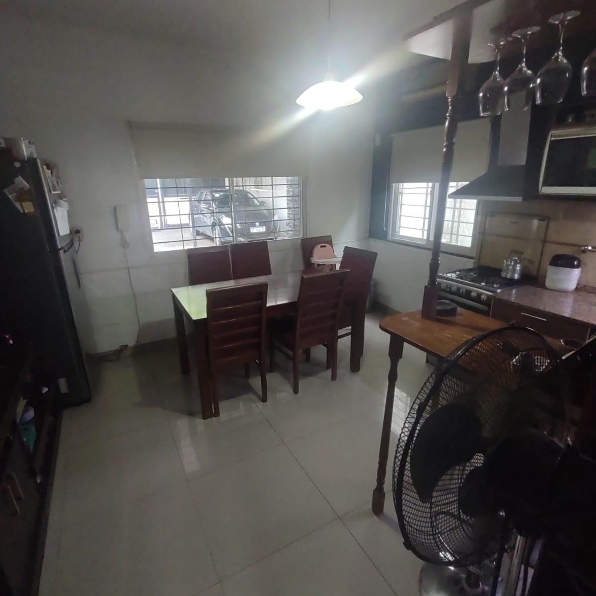 Foto de Chalet 5 ambientes con pileta + Departamento independiente, imagen 3