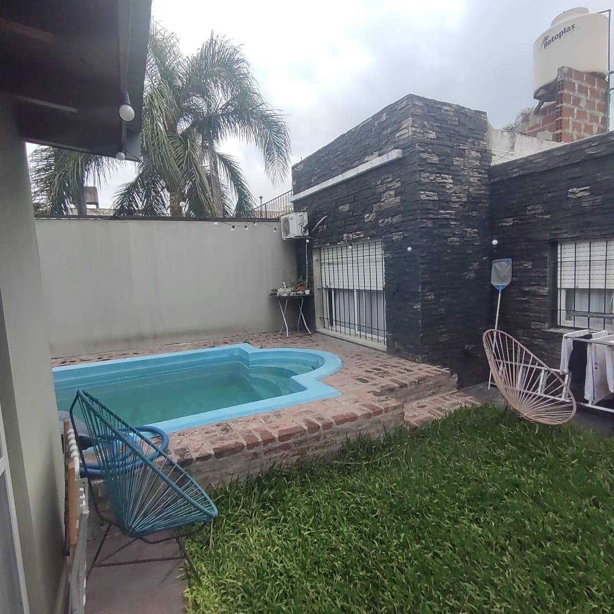 Chalet 5 ambientes con pileta + Departamento independiente