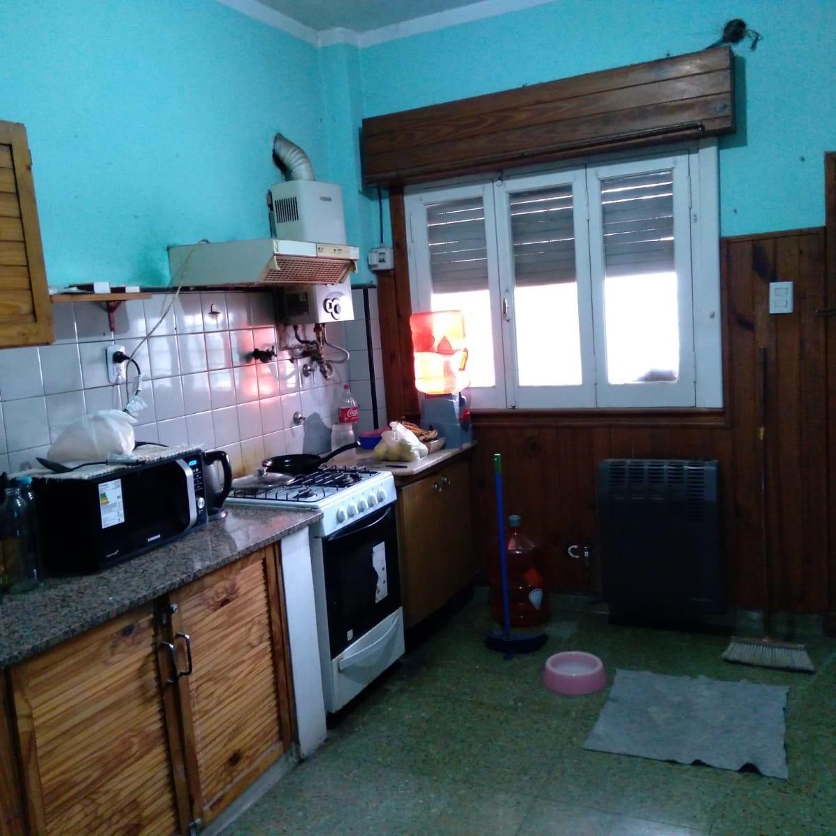 CASA SOBRE LOTE DE 10 POR 42mts