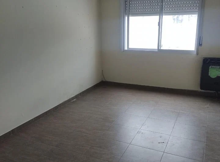 DEPARTAMENTO DOS AMBIENTES PRIMER PISO POR ESCALERA 3
