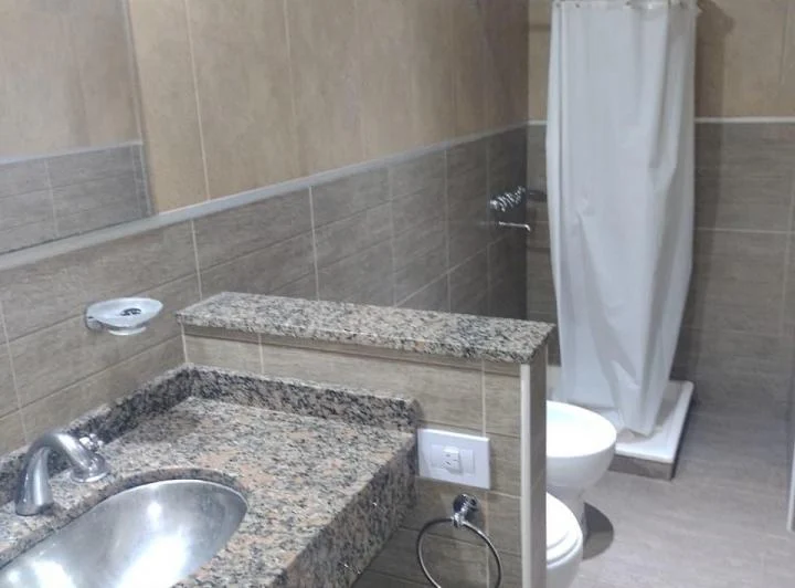 DEPARTAMENTO DOS AMBIENTES PRIMER PISO POR ESCALERA 5