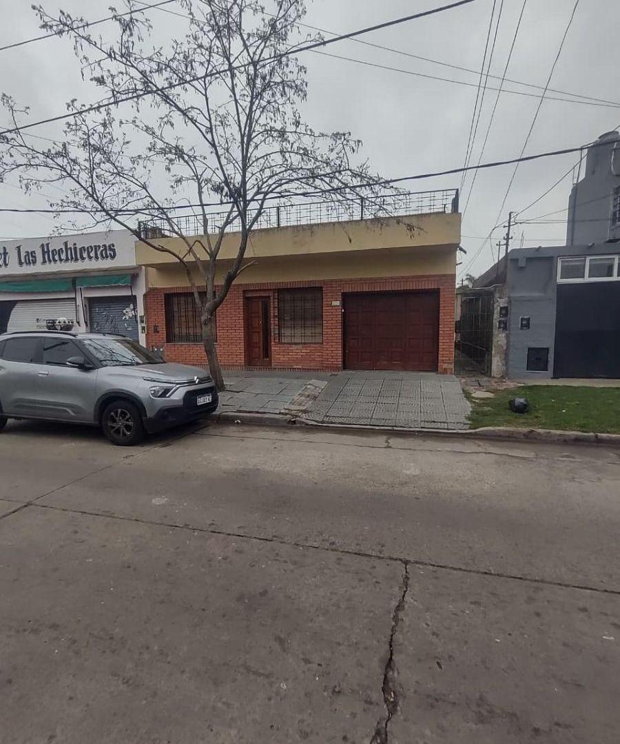 Foto de Casa con 154 m² totales, 3 dormitorios en venta en Quilmes, imagen 2