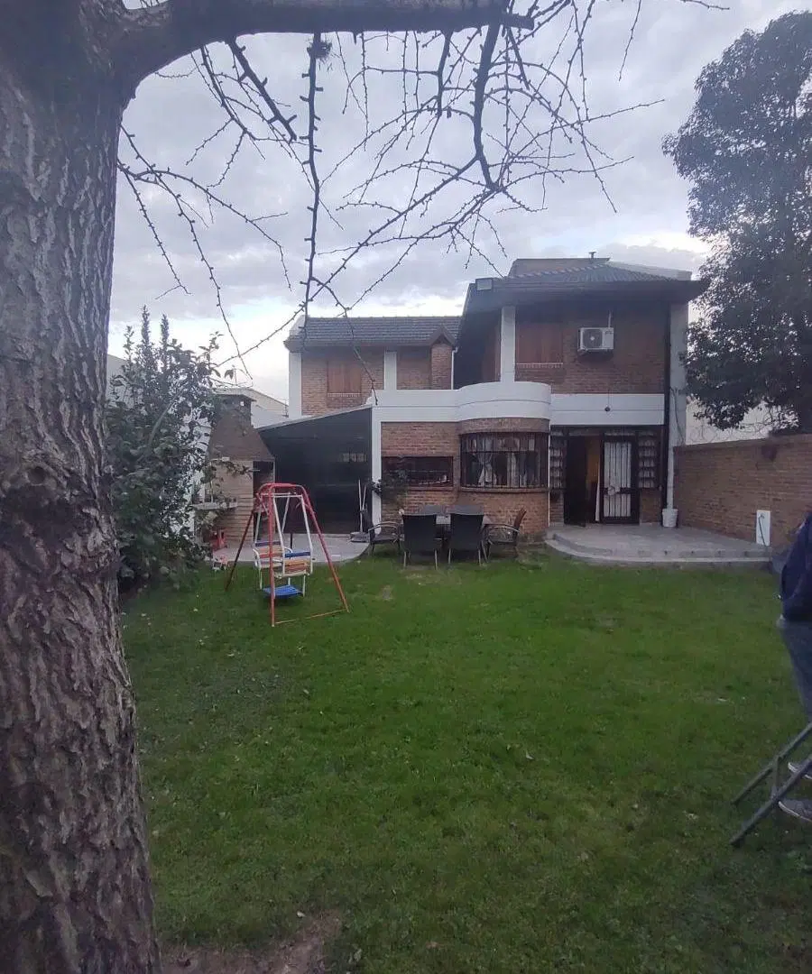 Chalet de Categoría 4 Ambientes en Excelente Ubicación 3