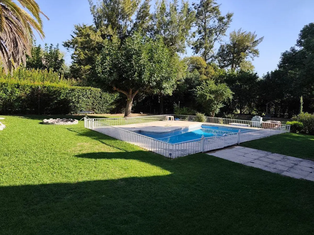 Casa con ASCENSOR en Golfers Country Club, lote de 1600 m² en venta 4