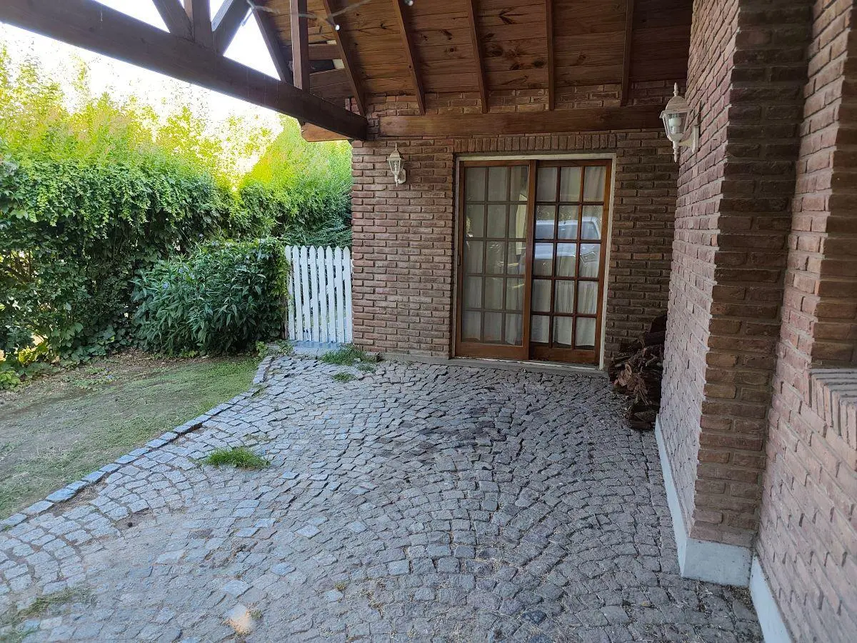 Casa con ASCENSOR en Golfers Country Club, lote de 1600 m² en venta 8