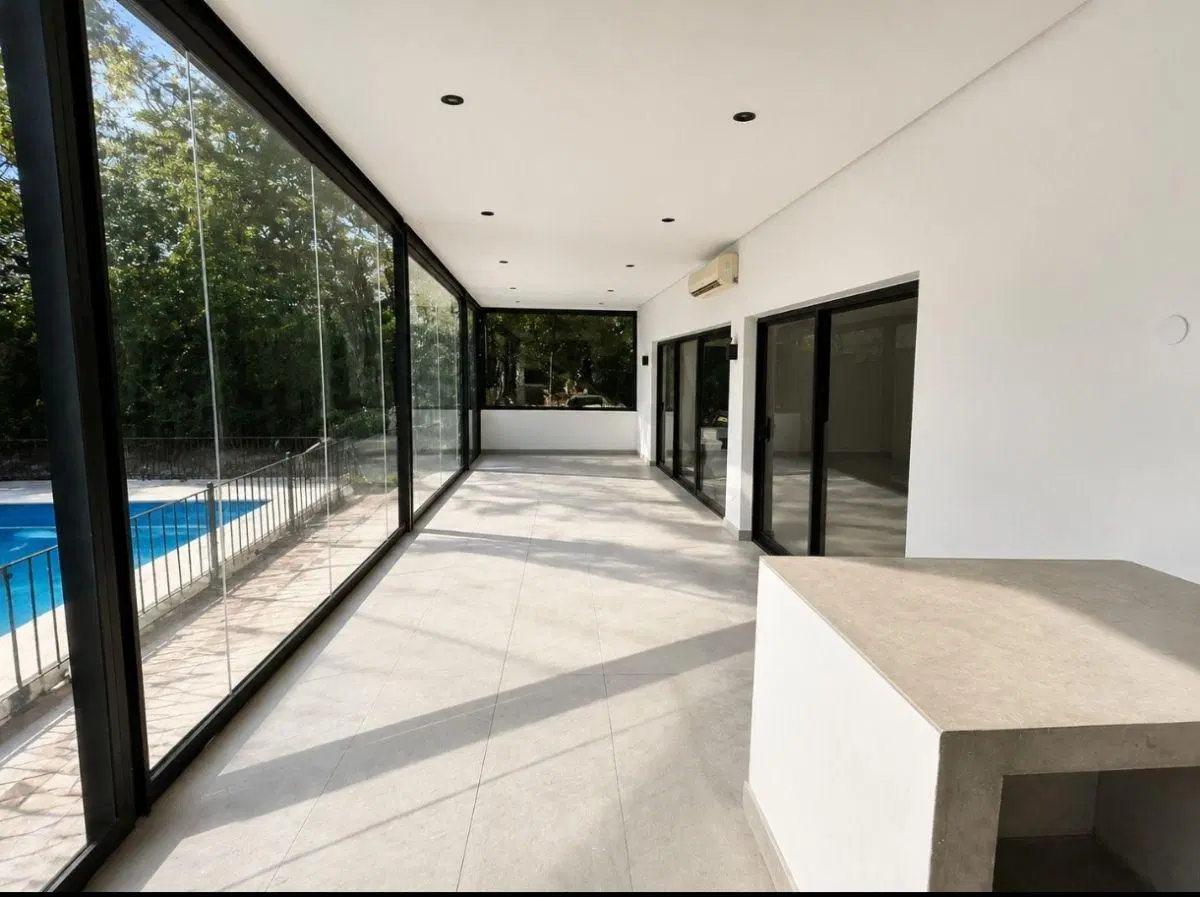 Casa en venta y alquiler en Golfer´s Country Club con 800 m² y 3 dormitorios 3