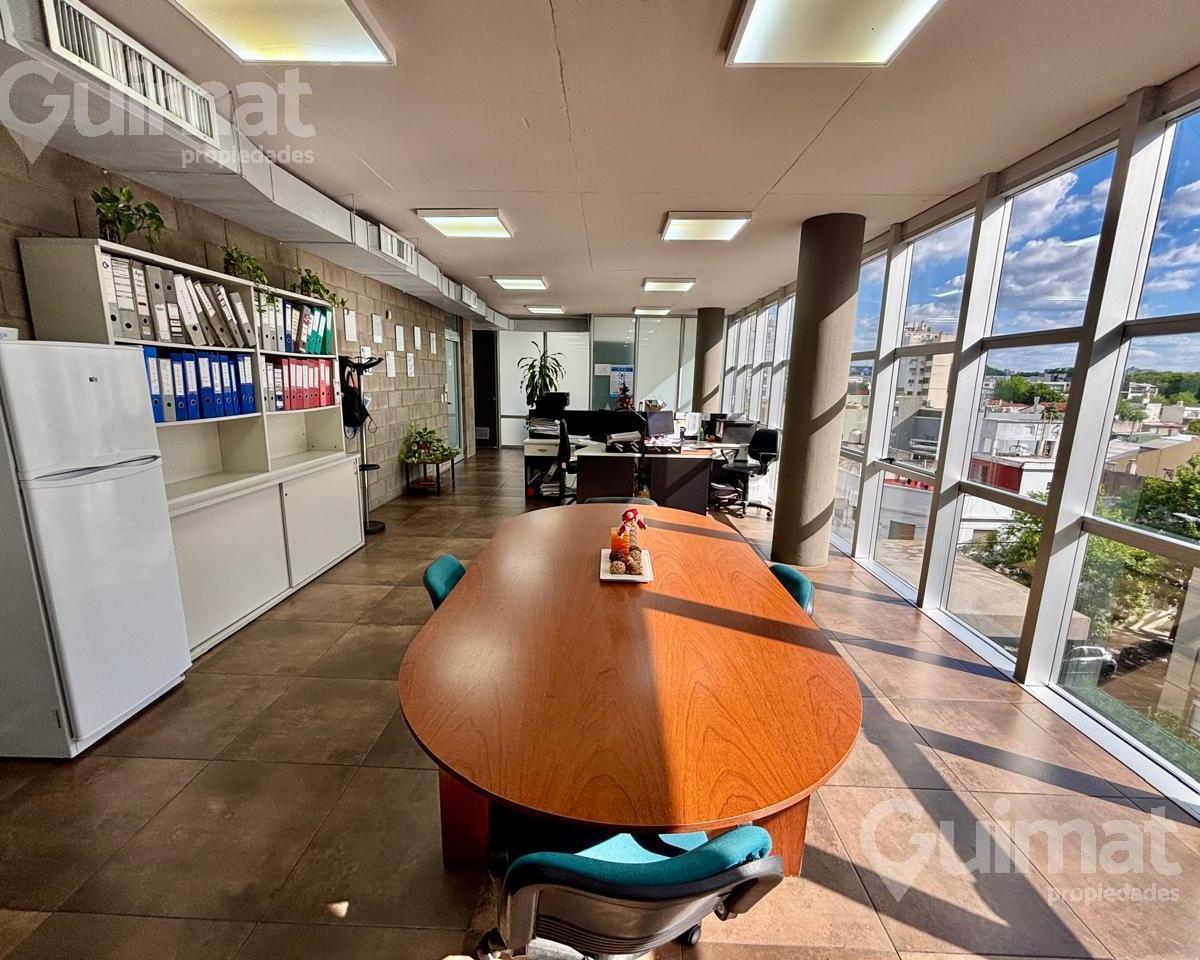 Excelente Edificio de Oficinas en Venta en Saavedra – 5 Pisos Sótano 4