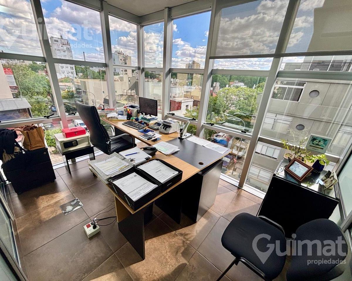 Excelente Edificio de Oficinas en Venta en Saavedra – 5 Pisos Sótano 2