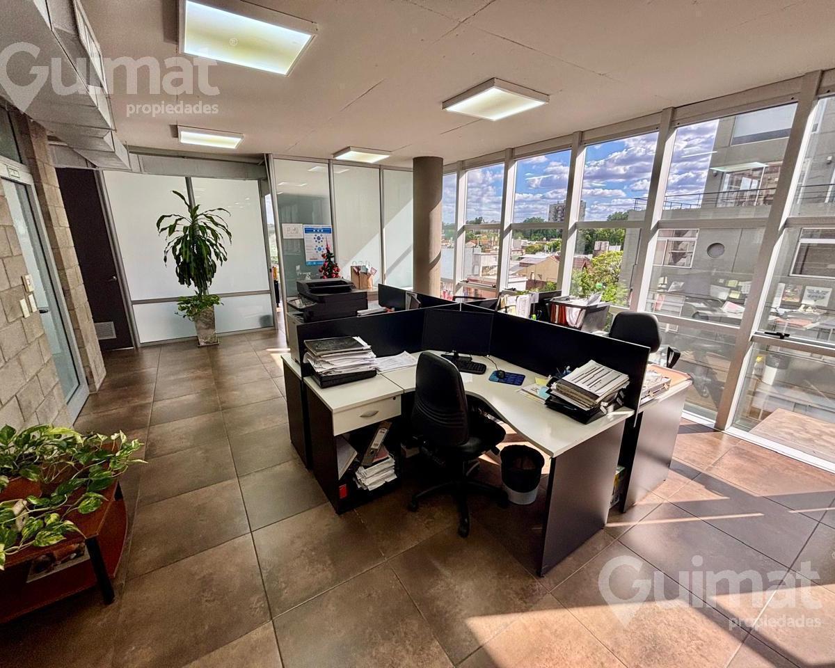 Excelente Edificio de Oficinas en Venta en Saavedra – 5 Pisos Sótano 2