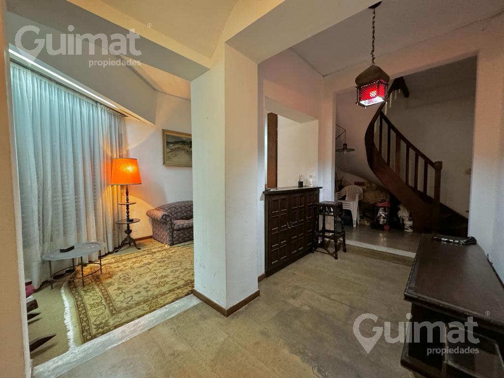 Casa 234 m² con Jardín - Apta Crédito 5
