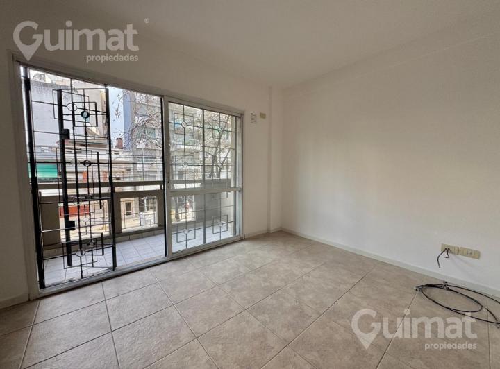 80m2 - Dos ambientes con patio en Villa urquiza. 3