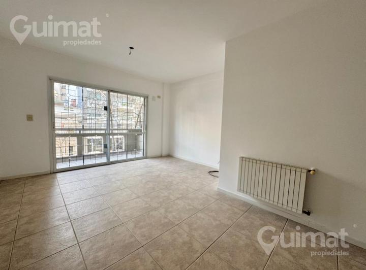 80m2 - Dos ambientes con patio en Villa urquiza. 2