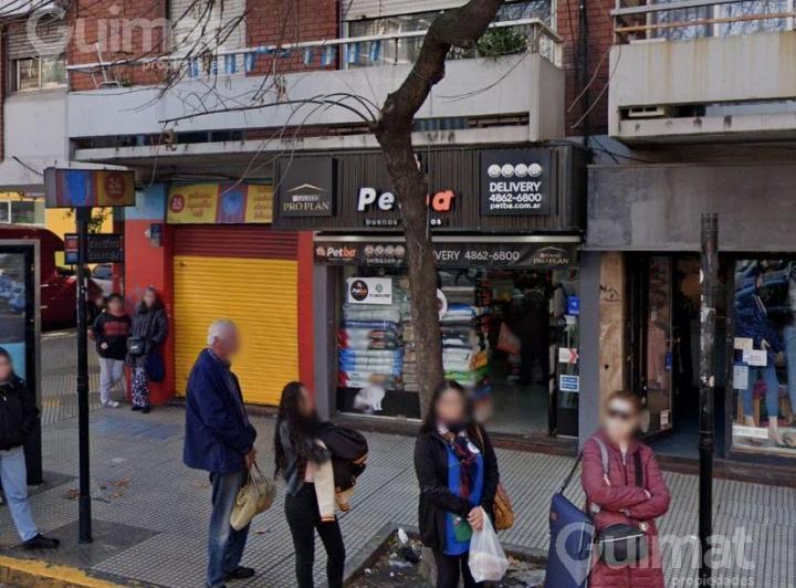 Local en alquiler Av. Rivadavia al 3500, casi esquina Mario Bravo. - Almagro 2