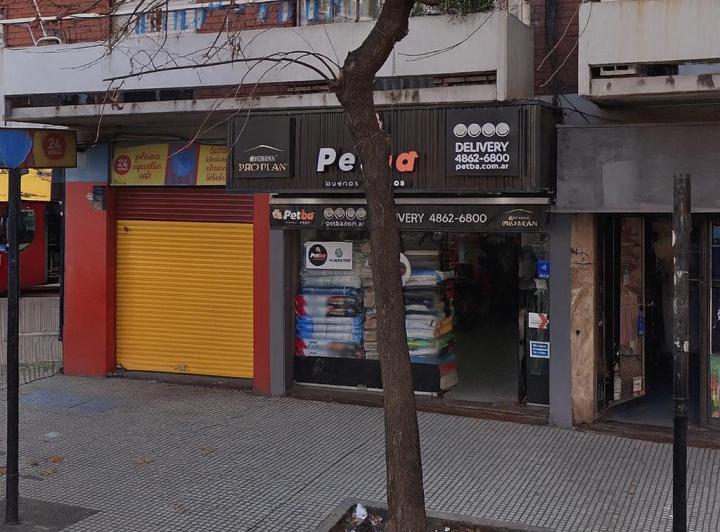 Local en alquiler Av. Rivadavia al 3500, casi esquina Mario Bravo. - Almagro 1
