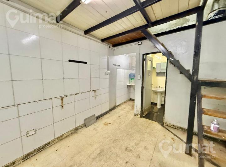 Gran Oportunidad! 2 locales comerciales más PH en block (259M2) - Av. San Martín 2500 - Sin Expensas 3