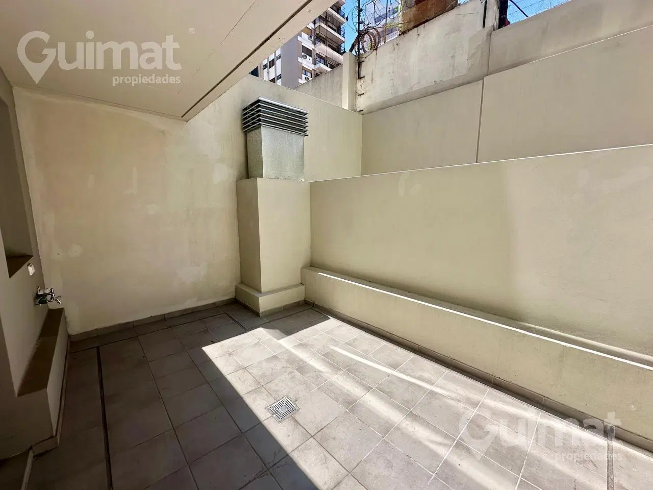47m2 c/ patio - 1 Amb Div  - Beltran y Av. Rivadavia - Apto prof. 4