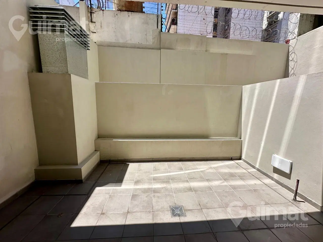 47m2 c/ patio - 1 Amb Div  - Beltran y Av. Rivadavia - Apto prof. 2