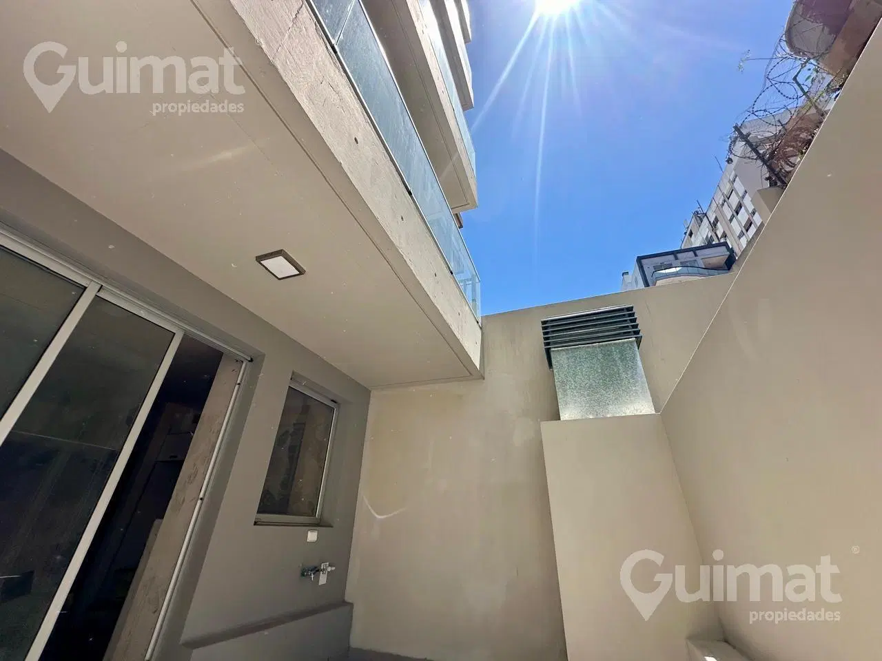 47m2 c/ patio - 1 Amb Div  - Beltran y Av. Rivadavia - Apto prof. 5