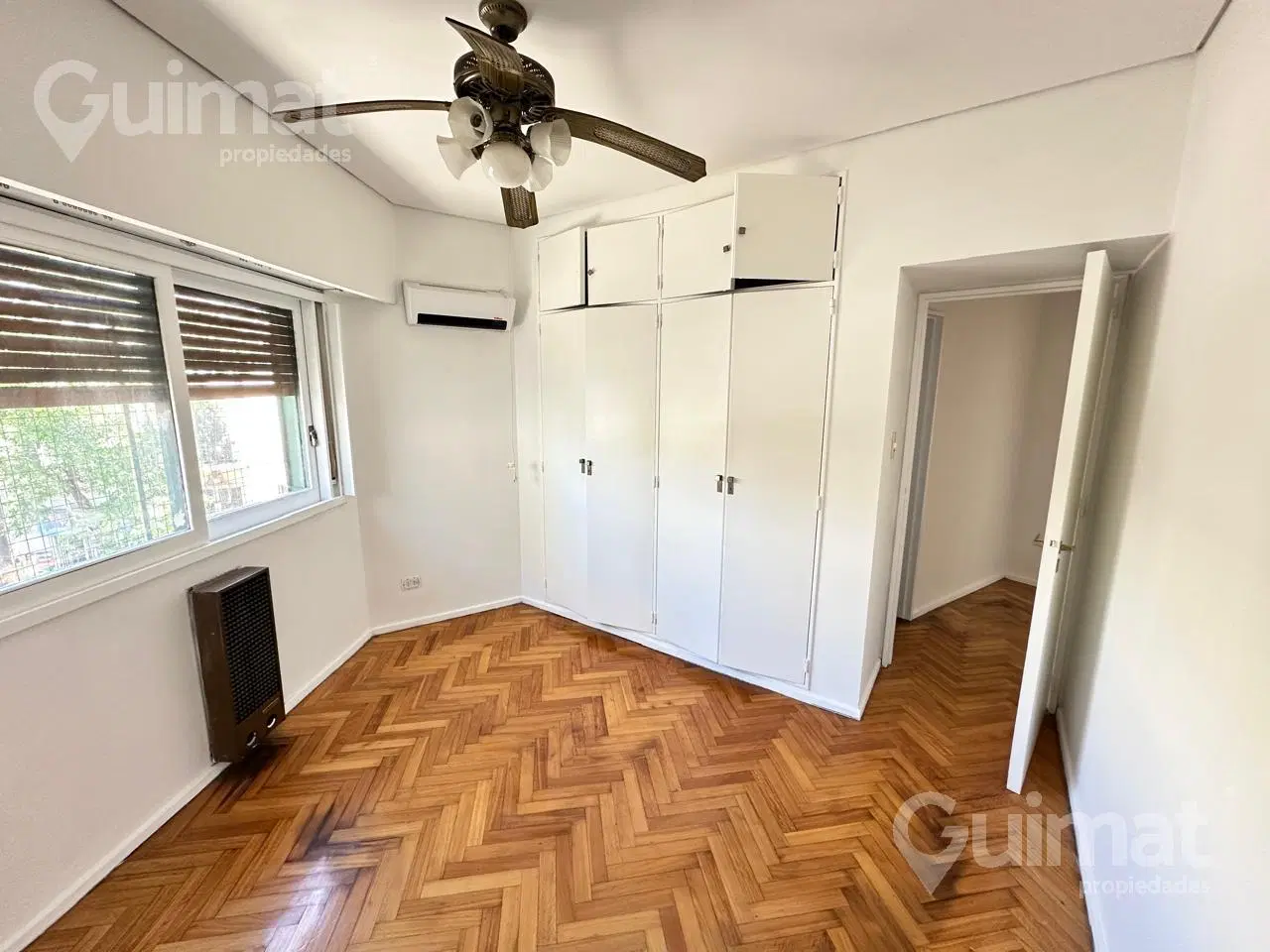PARQUE CENTENARIO 4 AMB BAÑO TOILETTE GRAN COCINA,  BALCON  FRENTE COCH. FIJA  VENTA CON RENTA 3