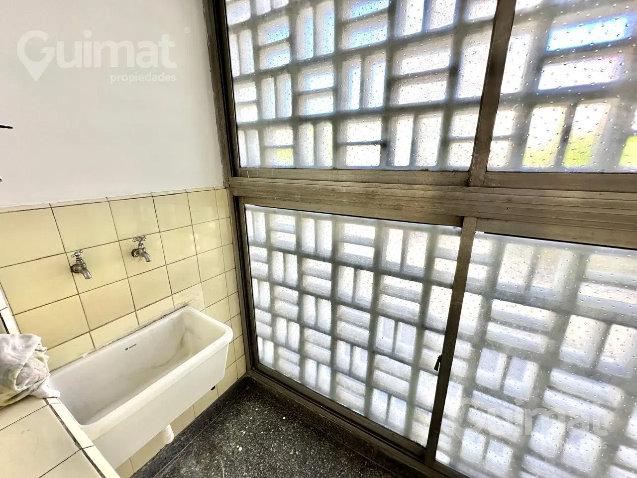 PARQUE CENTENARIO 4 AMB BAÑO TOILETTE GRAN COCINA,  BALCON  FRENTE COCH. FIJA  VENTA CON RENTA 2