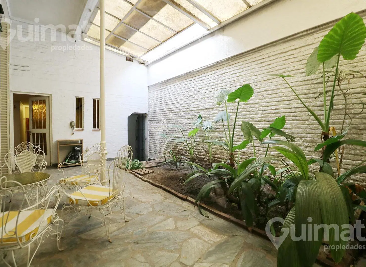 Casa en venta - 178m2 - potencial de ampliacion - Flores 2