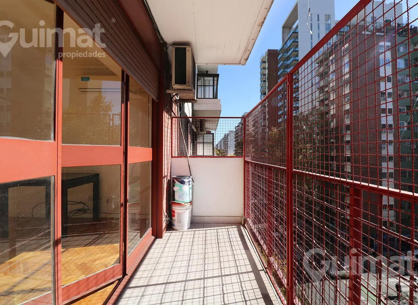 Semi piso RECICLADO - 4 Amb c/ Balcon - Av. Corrientes y Bulnes - Bajas expensas 2