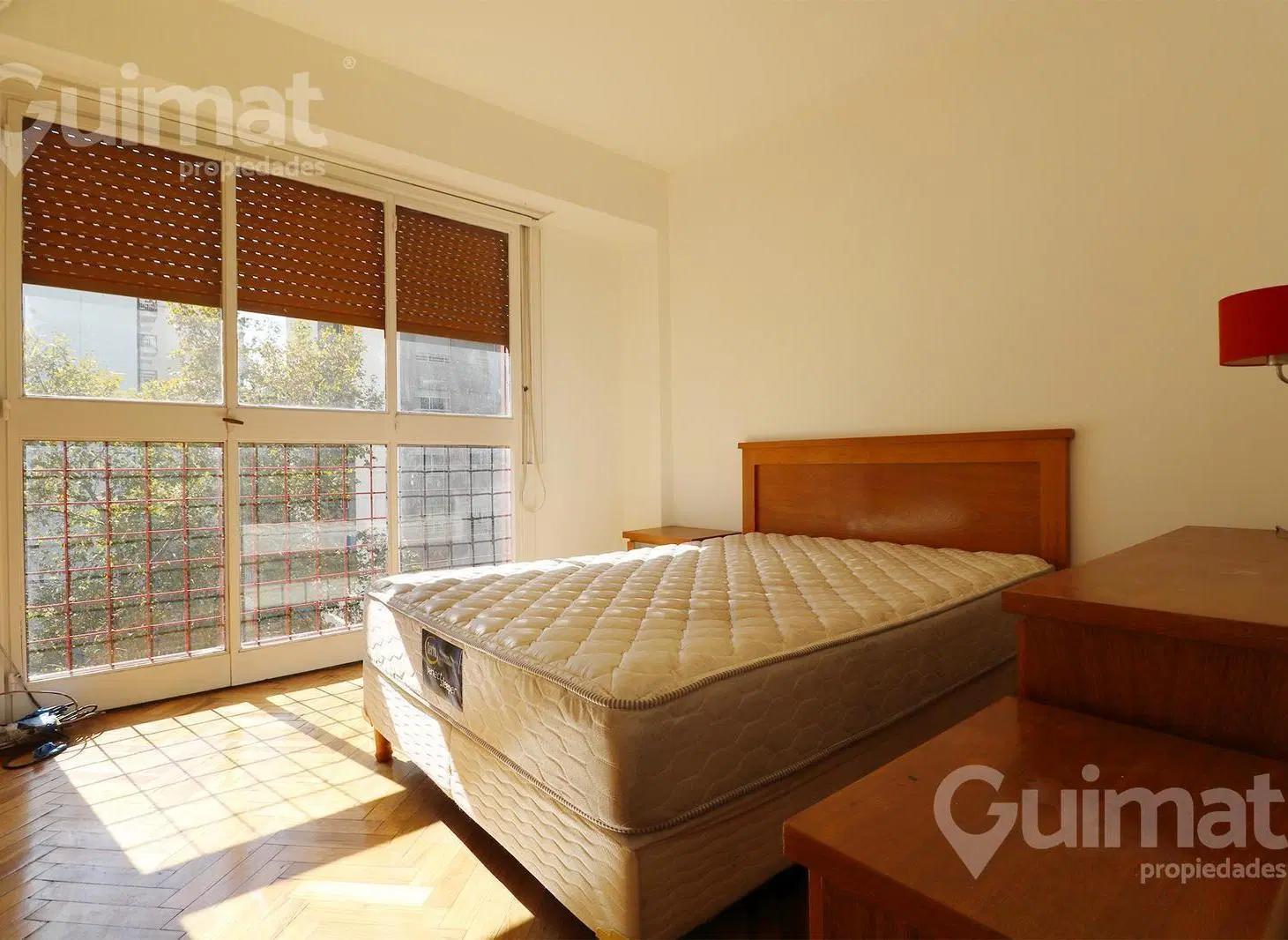 Semi piso RECICLADO - 4 Amb c/ Balcon - Av. Corrientes y Bulnes - Bajas expensas 4