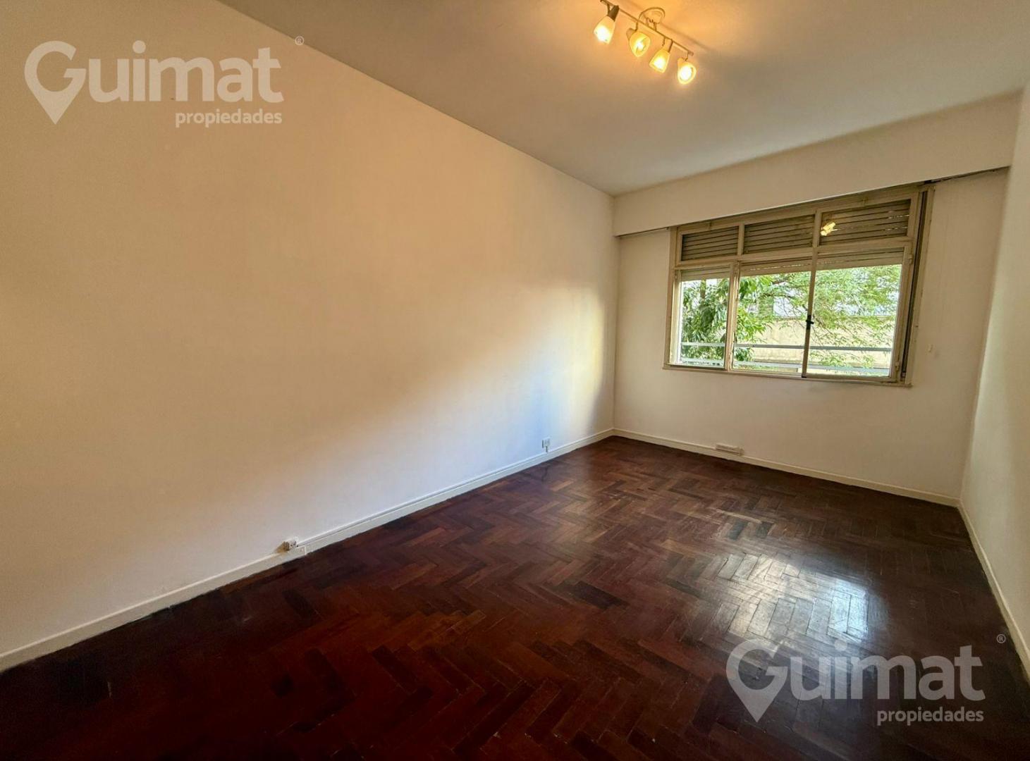 Departamento segundo piso por escalera al frente, 42 metros totales
