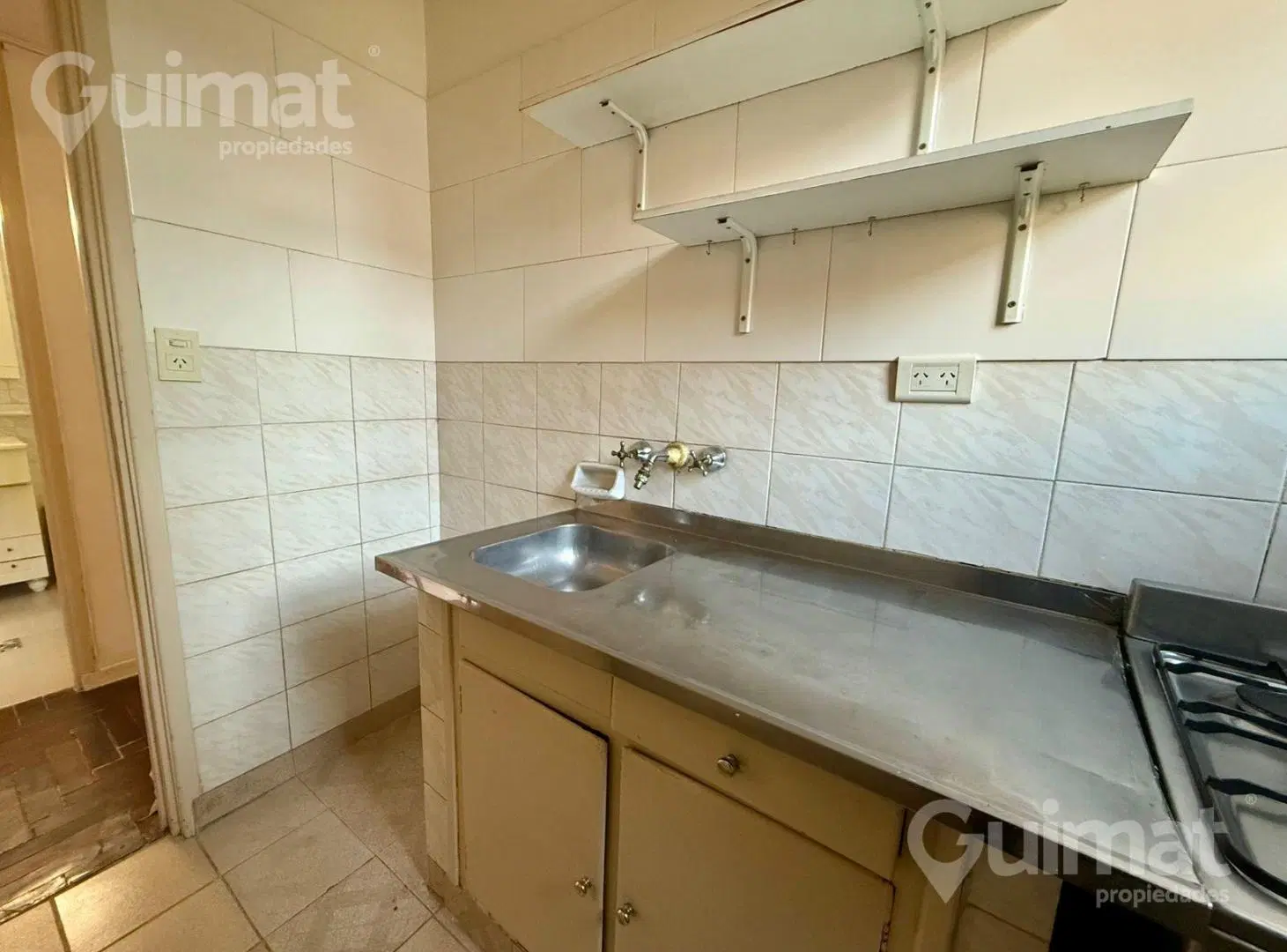 Departamento segundo piso por escalera al frente, 42 metros totales 3