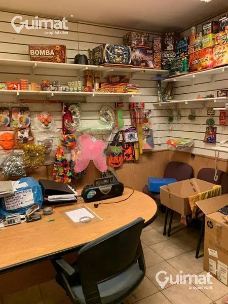 EXCELENTE CASA CON DESTINO  COMERCIAL, LOTE PROPIO 5