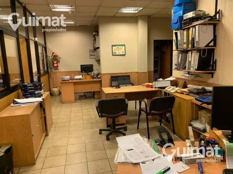 EXCELENTE CASA CON DESTINO  COMERCIAL, LOTE PROPIO 3