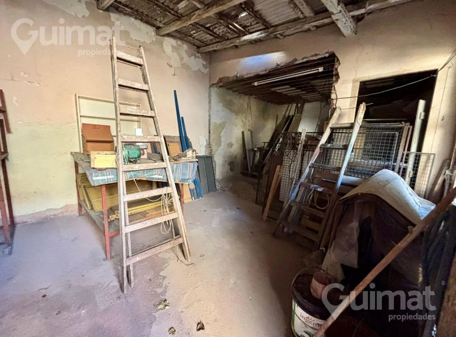 CASA CON LOCAL A RECICLAR EN PARQUE CHAS 2
