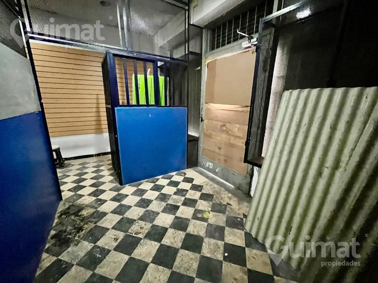 VENTA LOCAL EN PH c/ posibilidad de vivienda. Bolivia y Rivadavia 4
