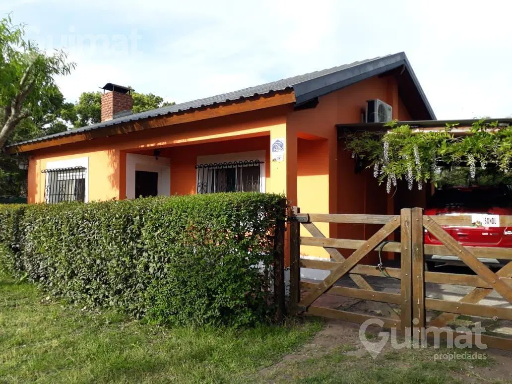 Casa Barrio Los Pinos Amplio Jardín Cochera 2