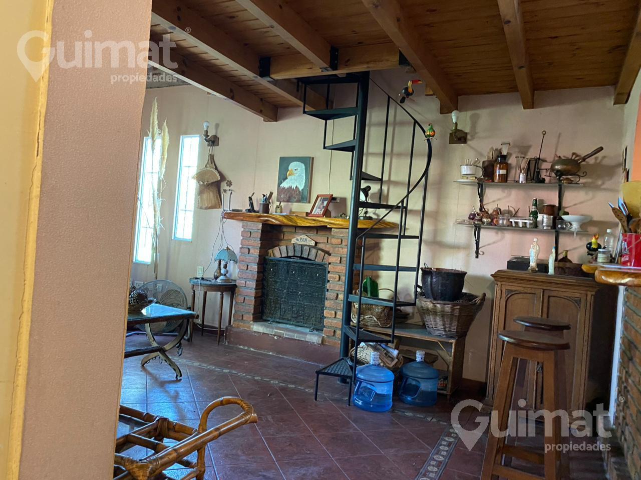 Foto de Casa Barrio Los Pinos Amplio Jardín Cochera, imagen 1