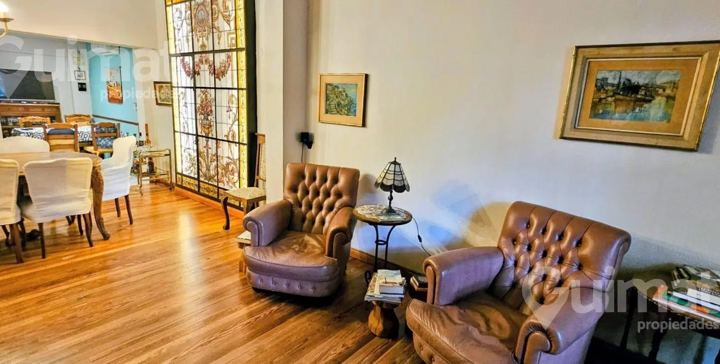 Exclusiva Residencia en 3 plantas en la mejor cuadra de Av. Melián Belgrano R 2