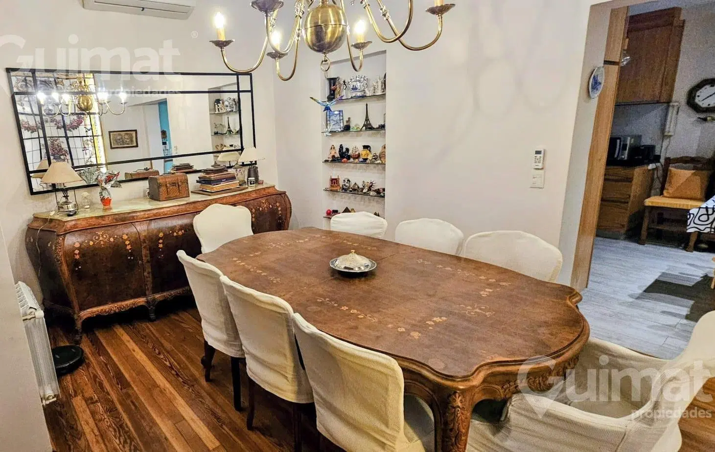Exclusiva Residencia en 3 plantas en la mejor cuadra de Av. Melián Belgrano R 3