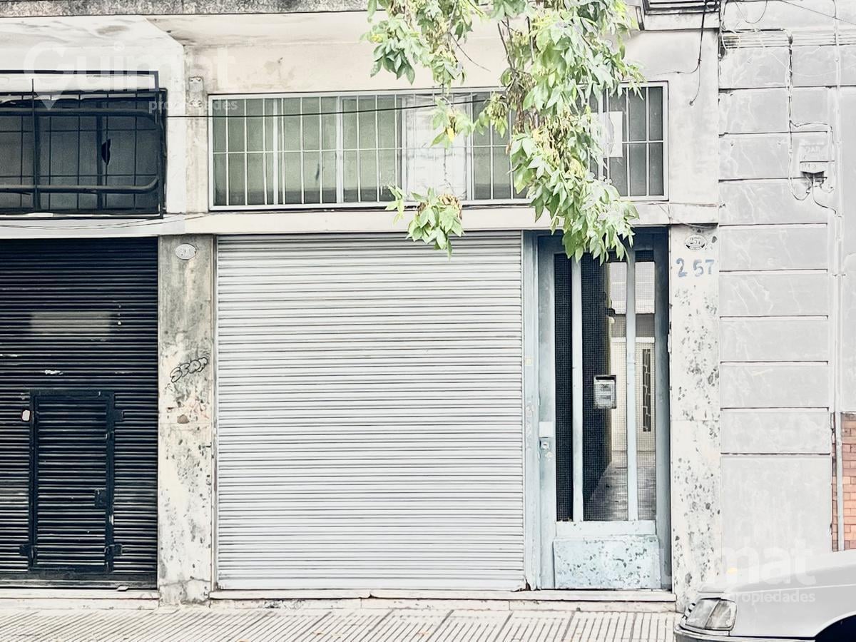 Local c/depósito en Villa Crespo