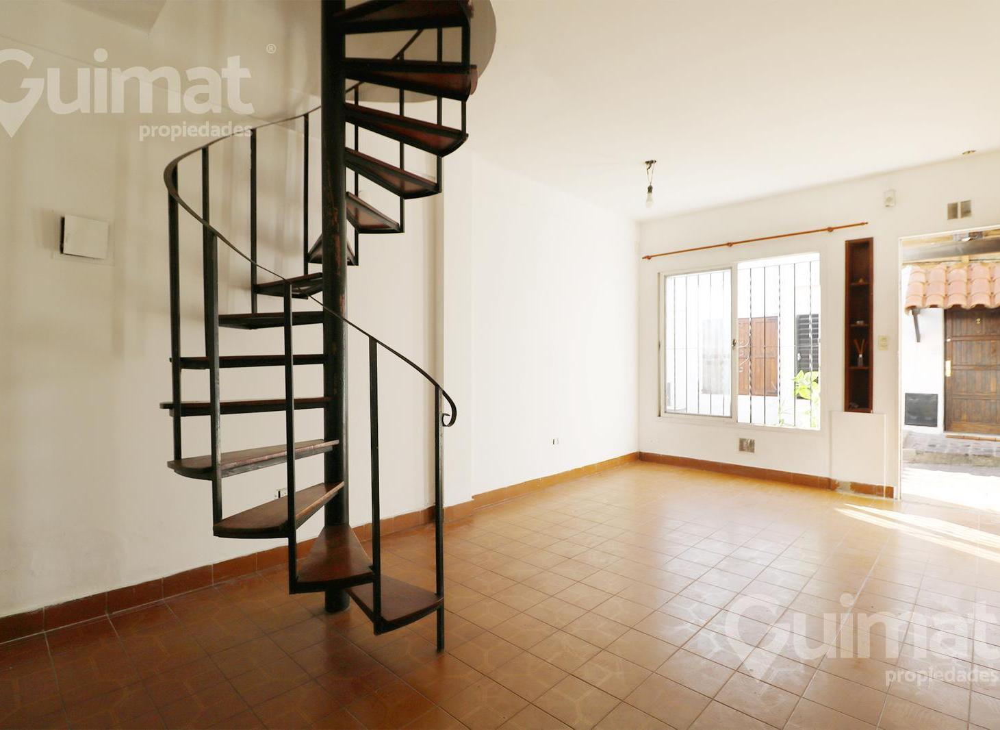 Foto de 60,59 M2 VENTA DUPLEX 3 AMBIENTES CON PATIO COMPLEJO CASTELAR NORTE, imagen 2